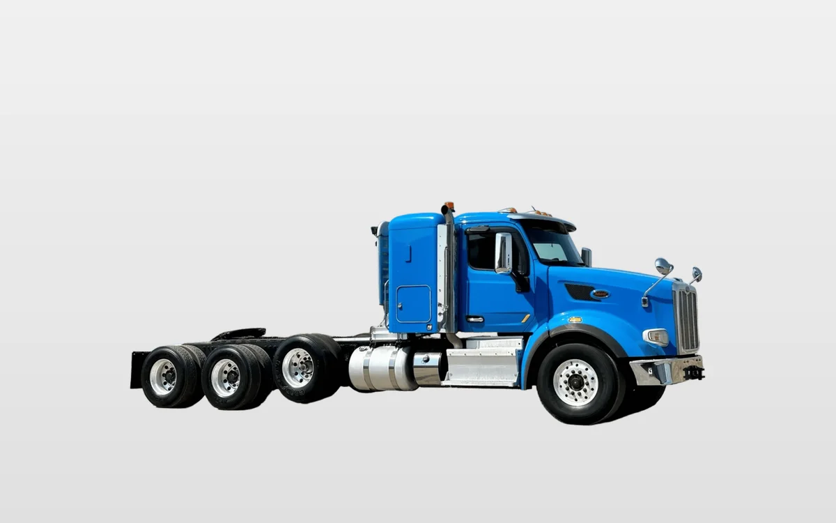 2016 Peterbilt 567 - image 1