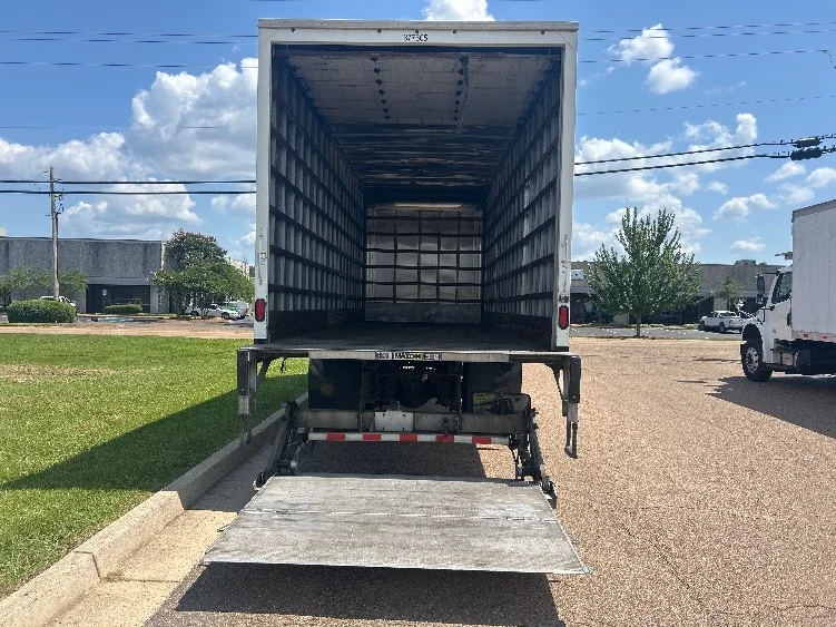 2021 Freightliner eM2 in Richland, MS — photo 9