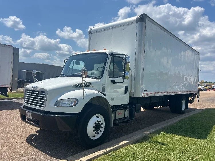 2021 Freightliner eM2 in Richland, MS — photo 3