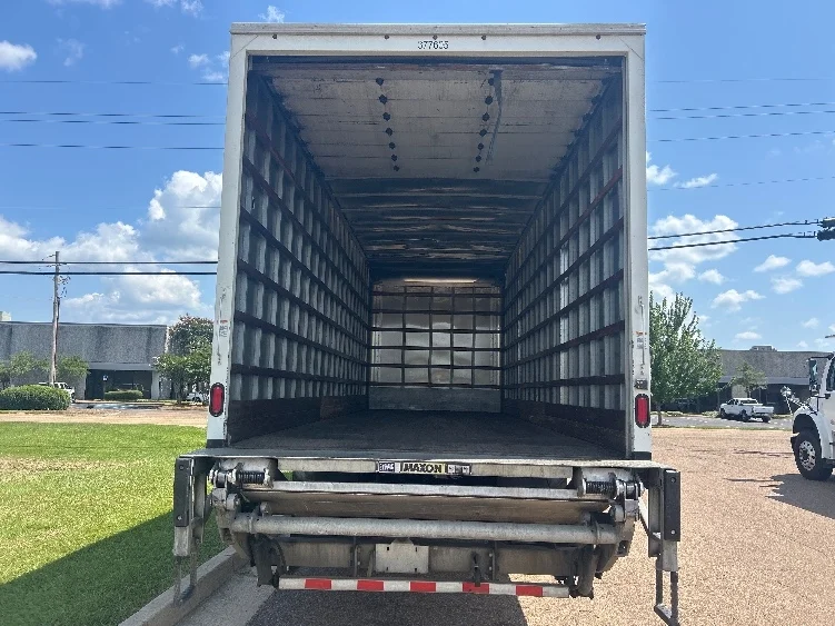 2021 Freightliner eM2 in Richland, MS — photo 8
