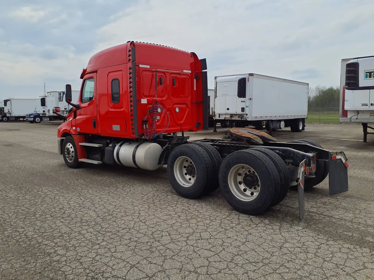 2019 Freightliner Cascadia in Wayland, MI — photo 6