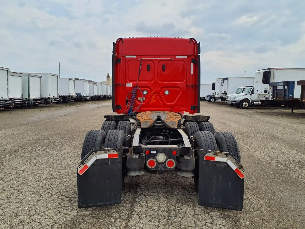 2019 Freightliner Cascadia in Wayland, MI — photo 5