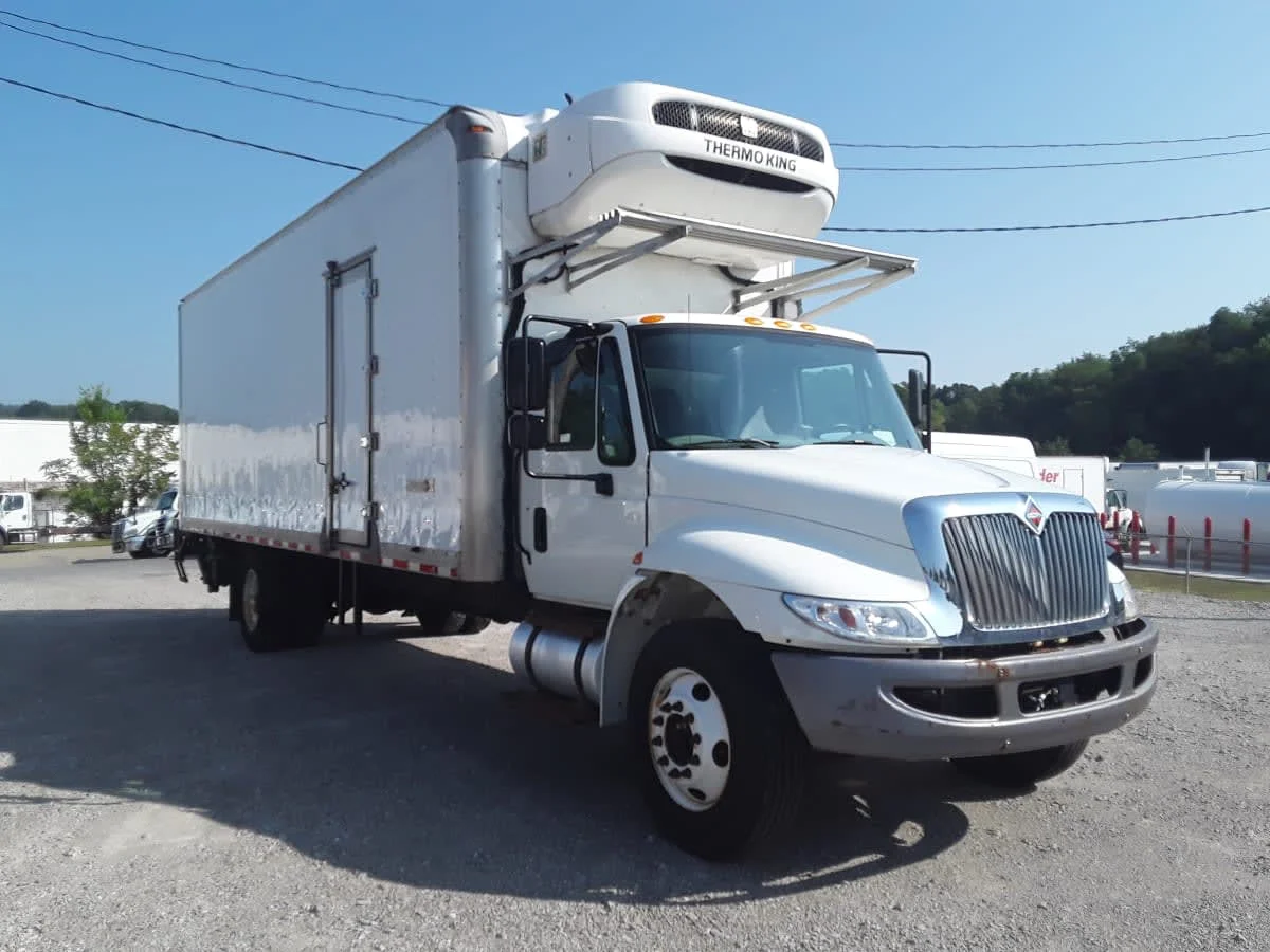 2019 International 4300 in Pittsburgh, PA — photo 3