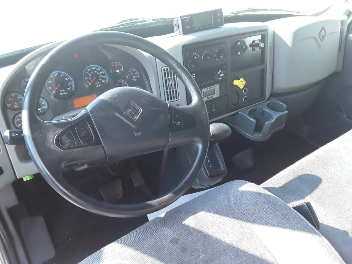 2019 International 4300 in Pittsburgh, PA — photo 11
