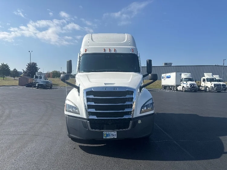 2023 Freightliner Cascadia in Montgomery, NY — photo 2