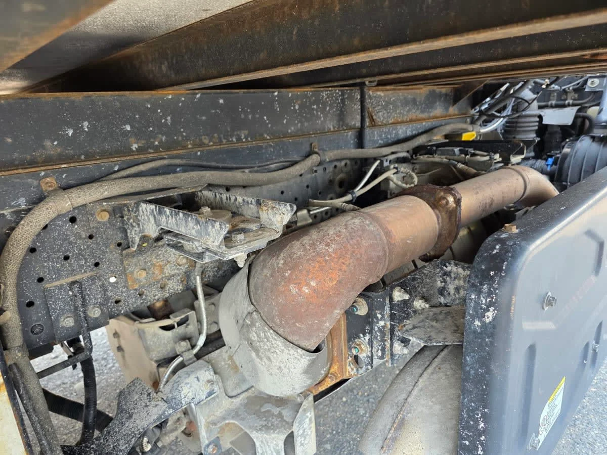 2019 Isuzu NPR - image 13