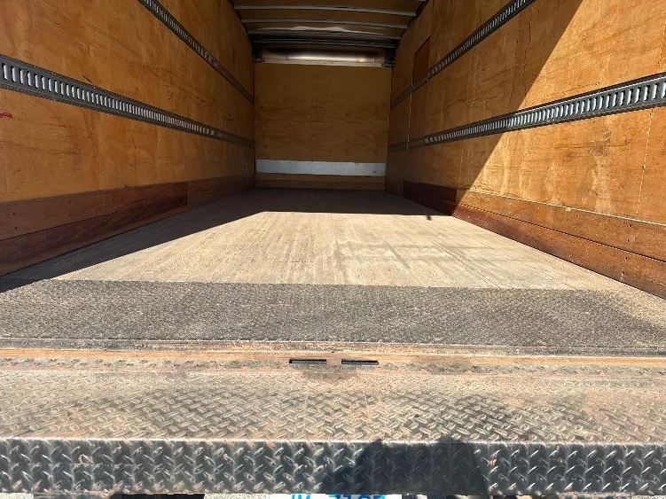 2020 International MV - image 9