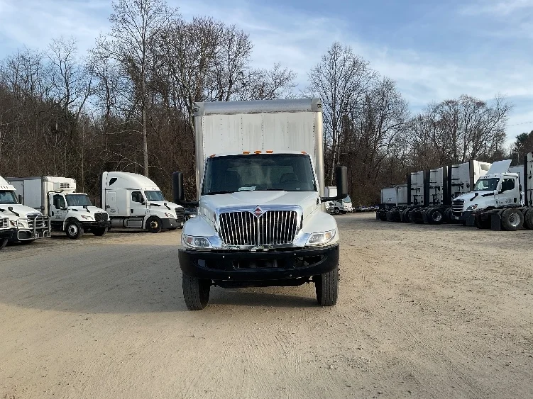 2020 International MV - image 2