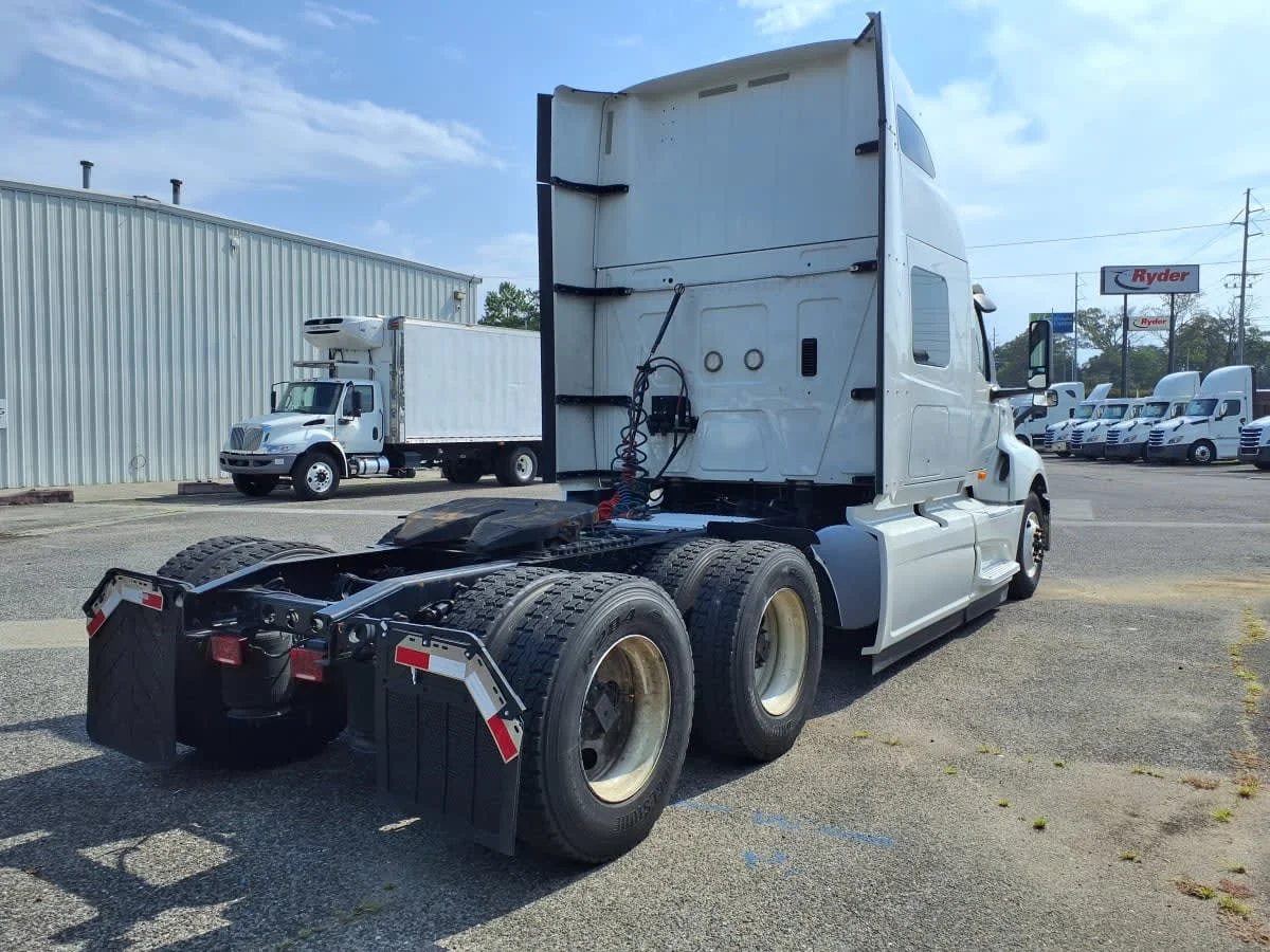 2019 International LT in Knoxville, TN — photo 4