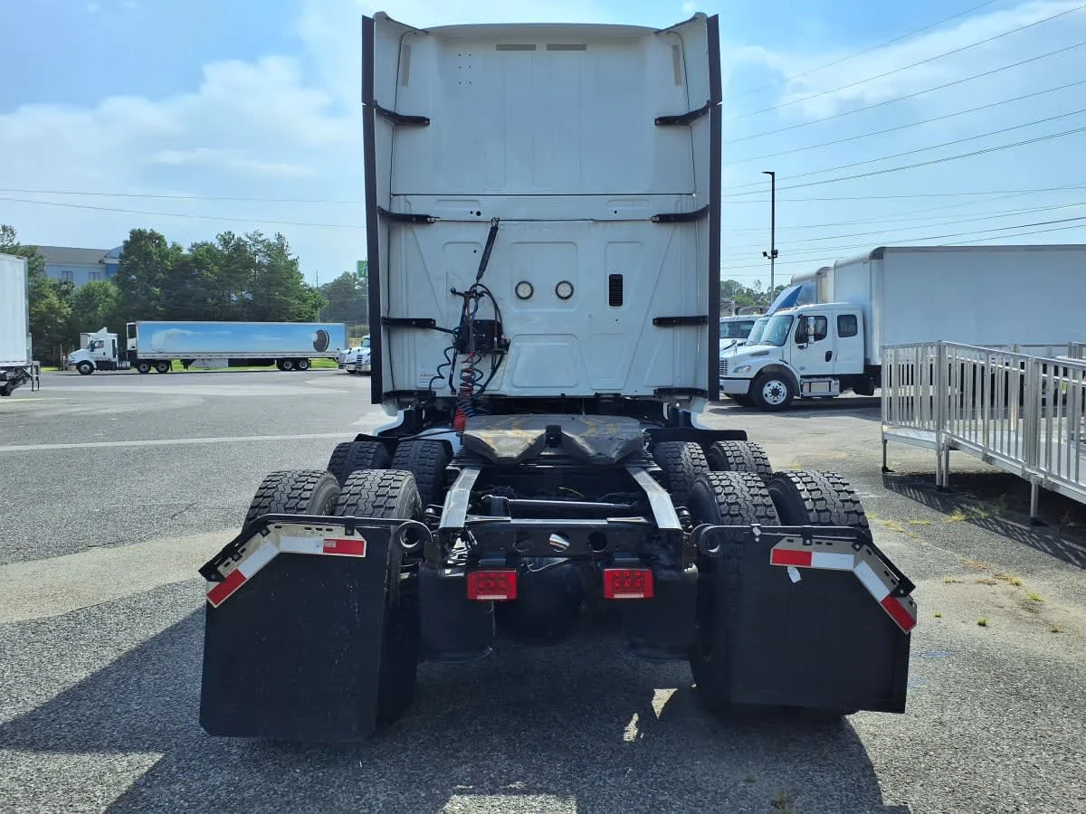 2019 International LT in Knoxville, TN — photo 5