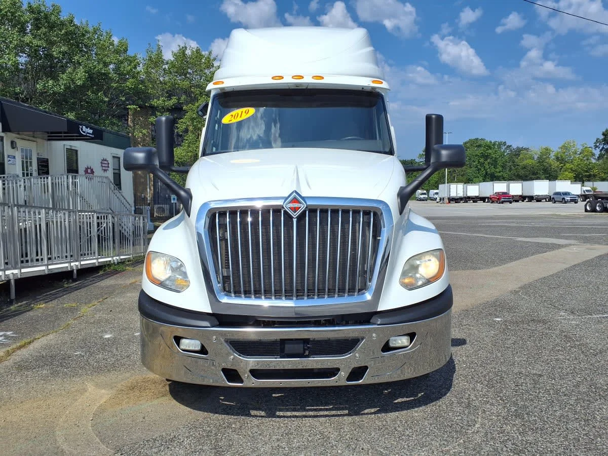 2019 International LT in Knoxville, TN — photo 2