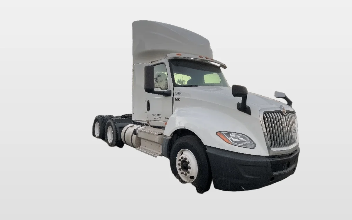 2019 International LT - image 1