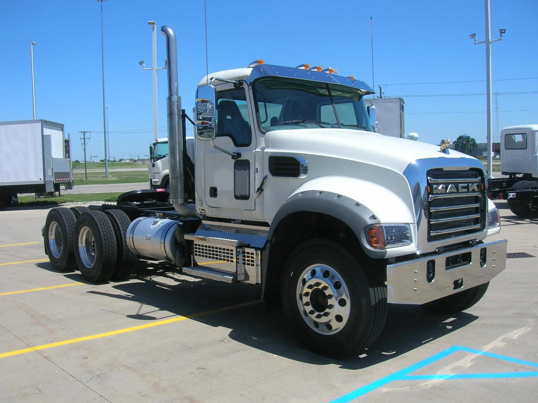 2026 Mack — photo 3