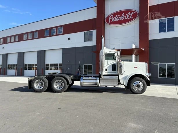 2020 Peterbilt 389 in Missoula, MT — photo 6