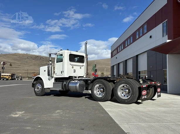 2020 Peterbilt 389 in Missoula, MT — photo 3