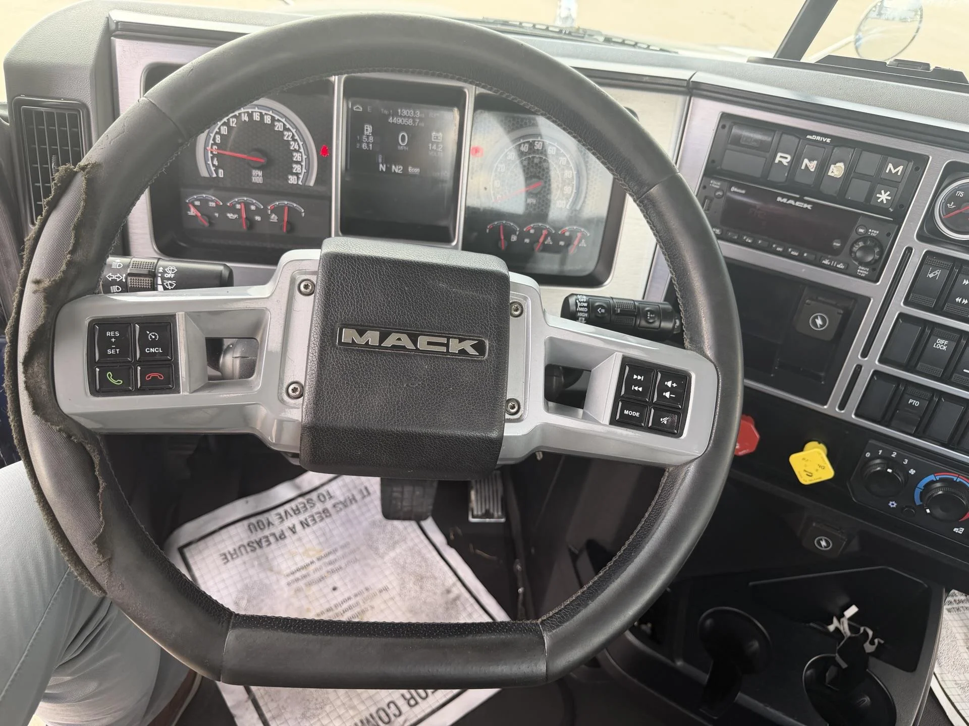 2024 Mack Pinnacle in Mediapolis, IA — photo 14