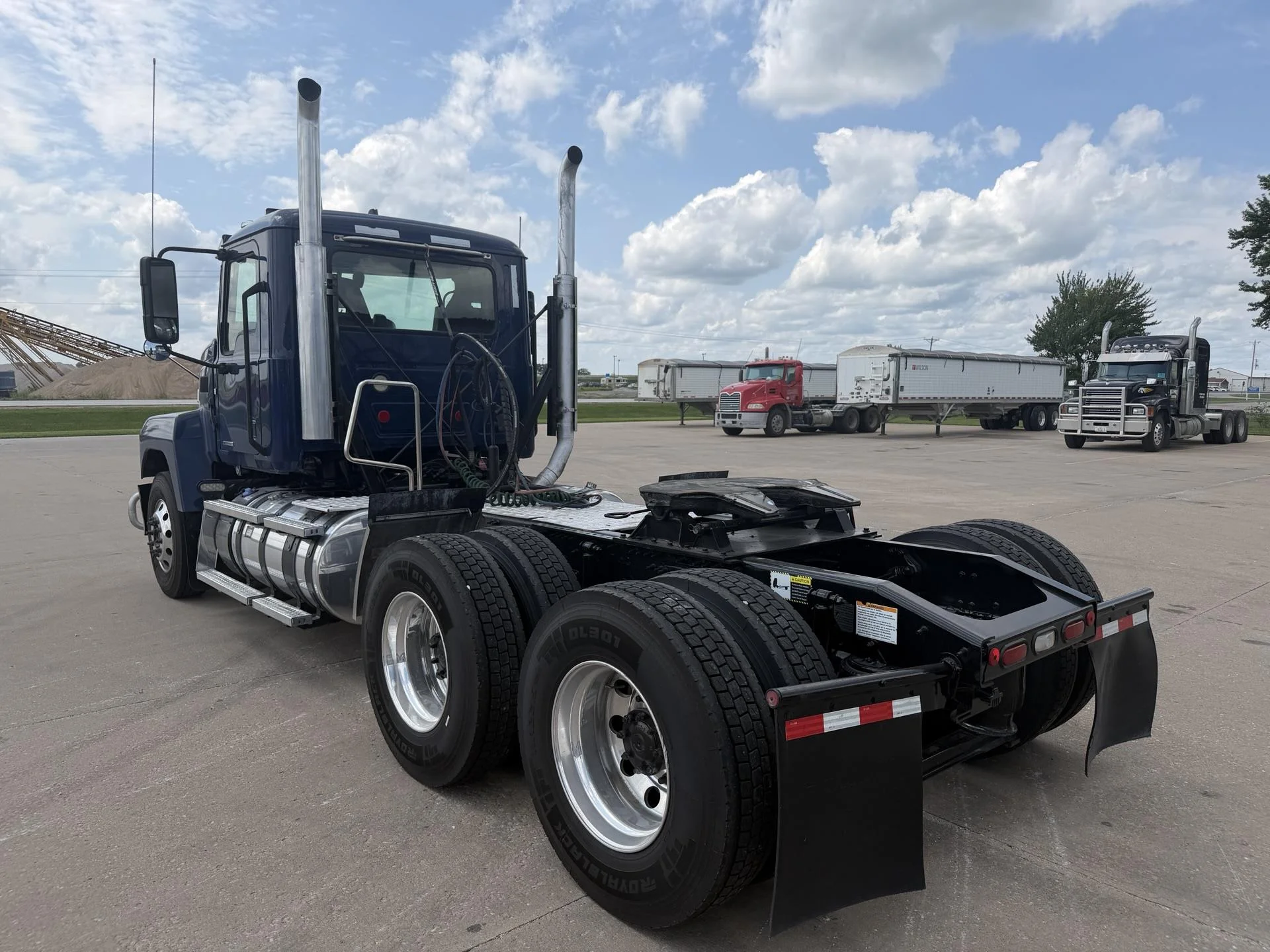 2024 Mack Pinnacle in Mediapolis, IA — photo 5