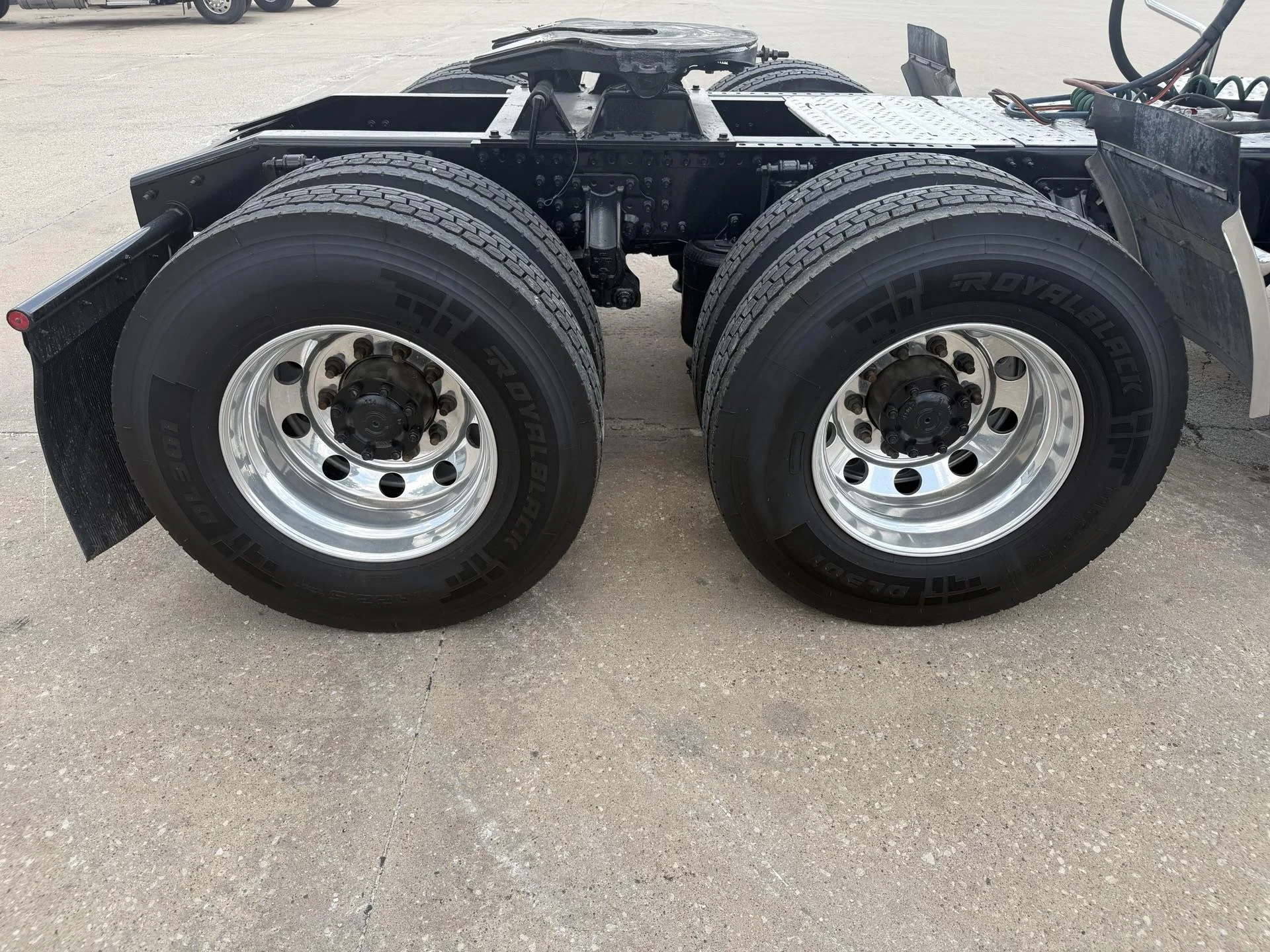 2024 Mack Pinnacle in Mediapolis, IA — photo 8