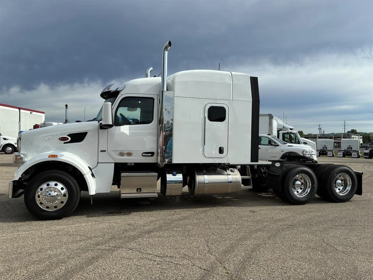 2027 Peterbilt 567