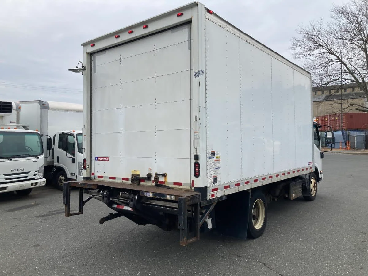 2018 Isuzu NQR - image 4