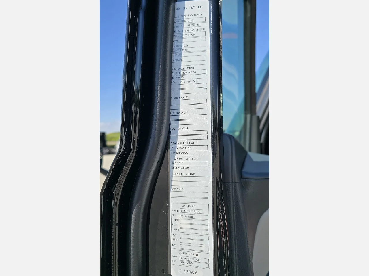 2026 Volvo VNL 860 in Toledo, OH — photo 7