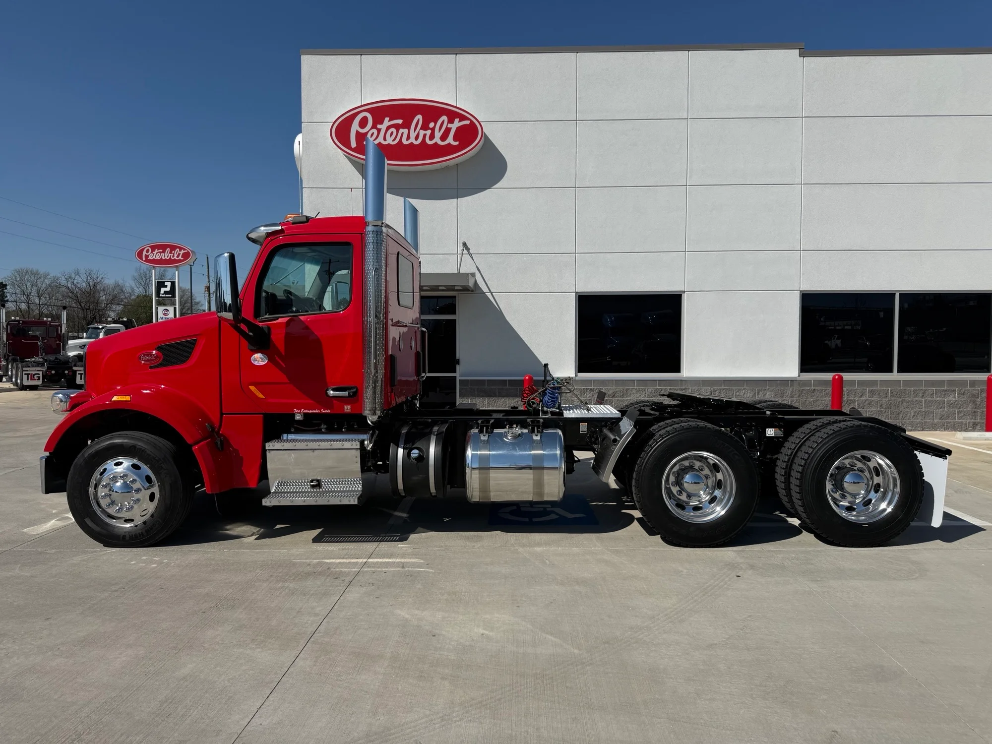 2021 Peterbilt 567 - image 2