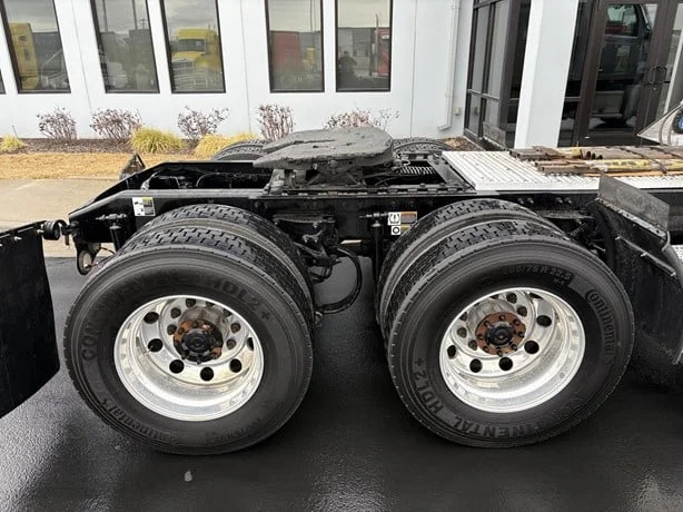 2025 Peterbilt 579 in Salt Lake City, UT — photo 9