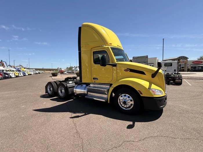 2023 Peterbilt 579 — photo 8
