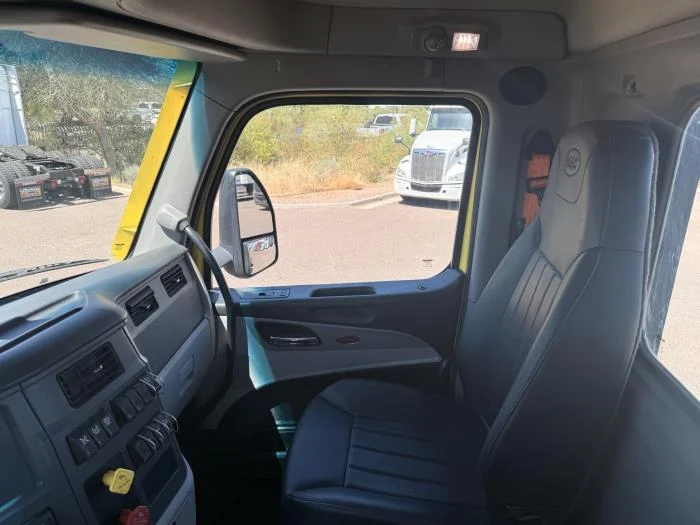 2023 Peterbilt 579 — photo 16