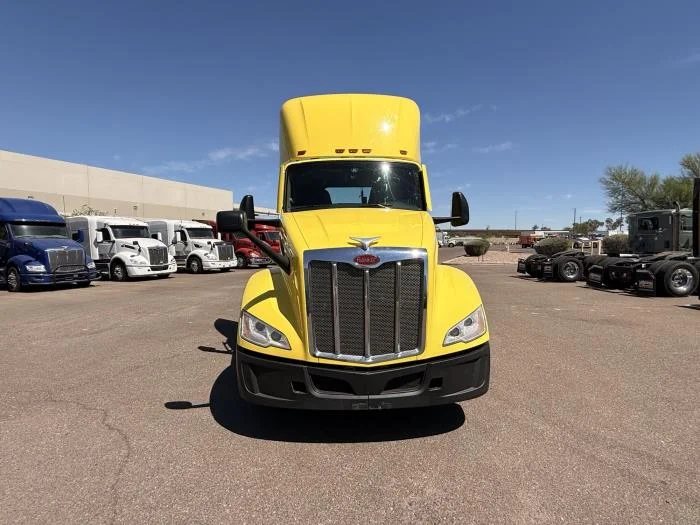 2023 Peterbilt 579 — photo 9