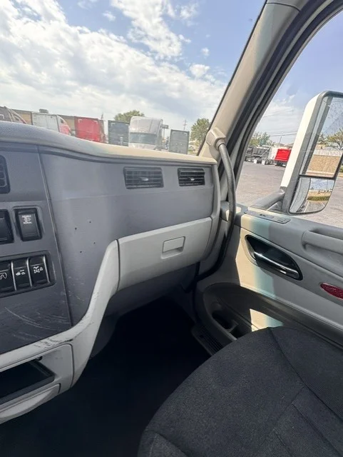 2021 Peterbilt 579 in Memphis, TN — photo 13