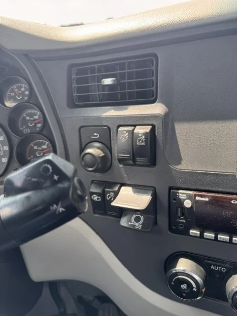 2021 Peterbilt 579 in Memphis, TN — photo 8
