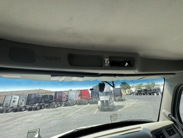 2021 Peterbilt 579 in Memphis, TN — photo 14