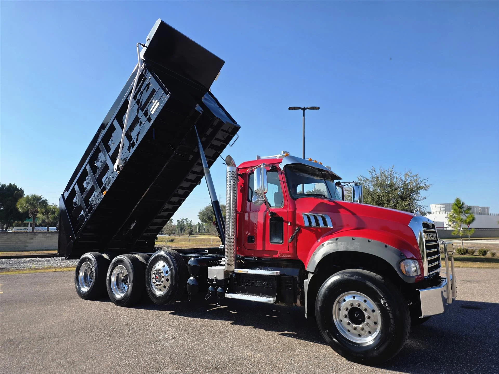 2019 Mack Granite - image 13