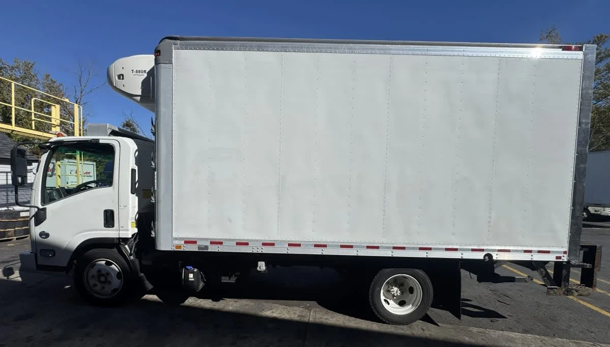 2018 Isuzu NPR - image 6