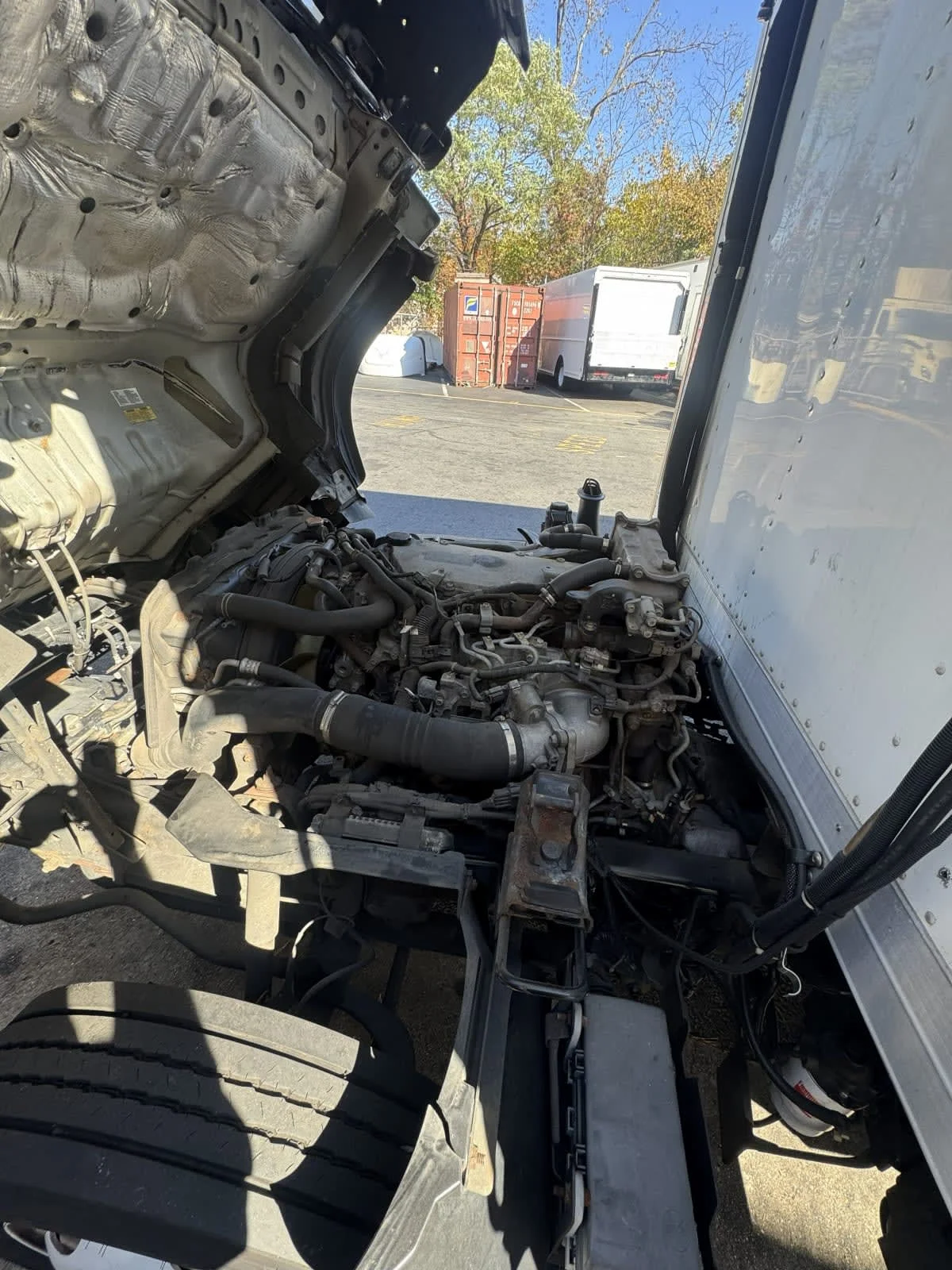 2018 Isuzu NPR - image 10