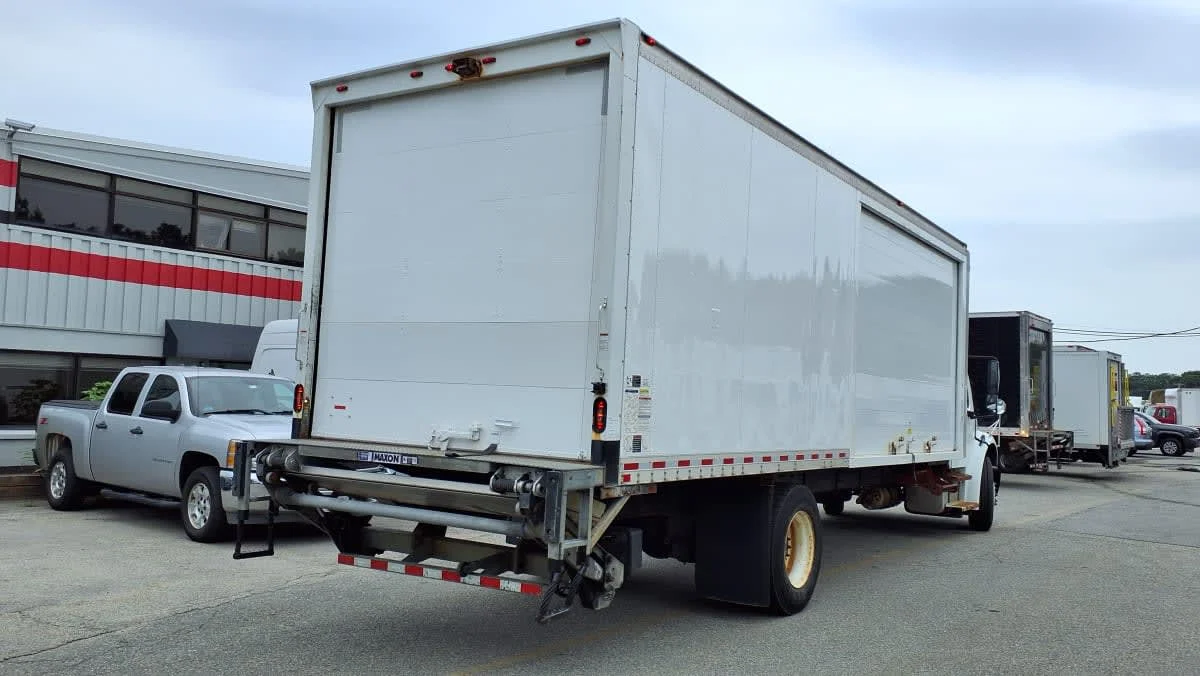 2019 Freightliner M2 106 in Salisbury, MA — photo 4