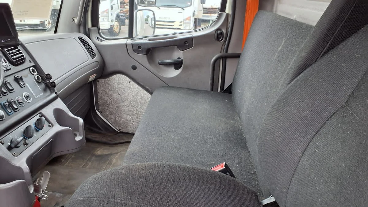 2019 Freightliner M2 106 in Salisbury, MA — photo 7