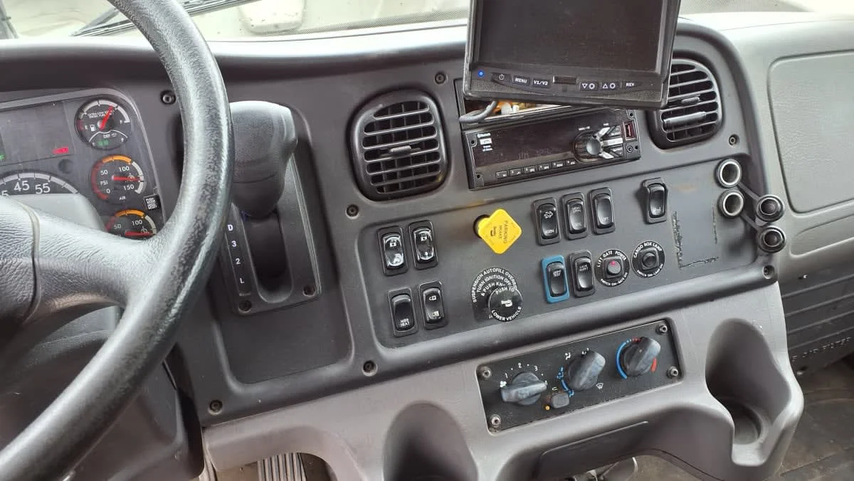 2019 Freightliner M2 106 in Salisbury, MA — photo 11