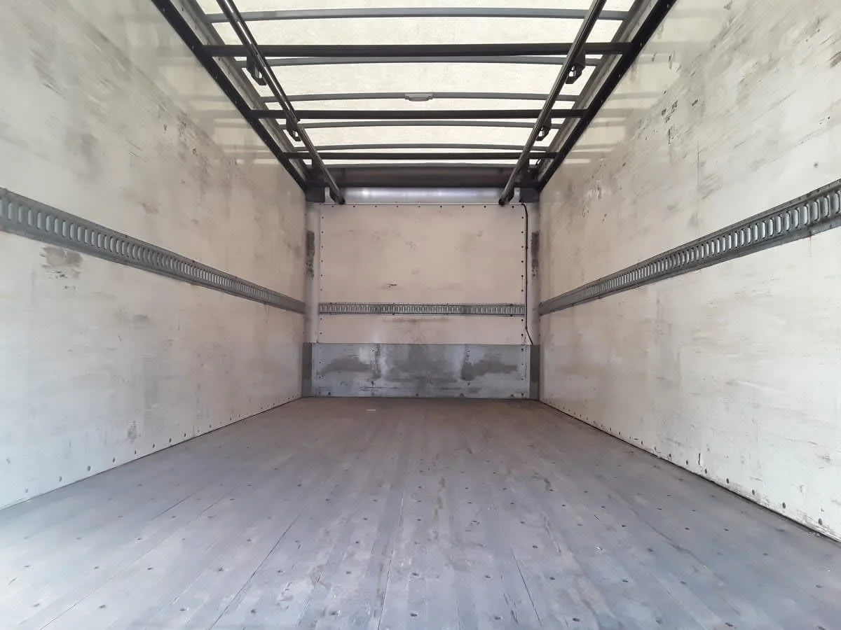 2020 Isuzu NRR in Salisbury, MA — photo 10
