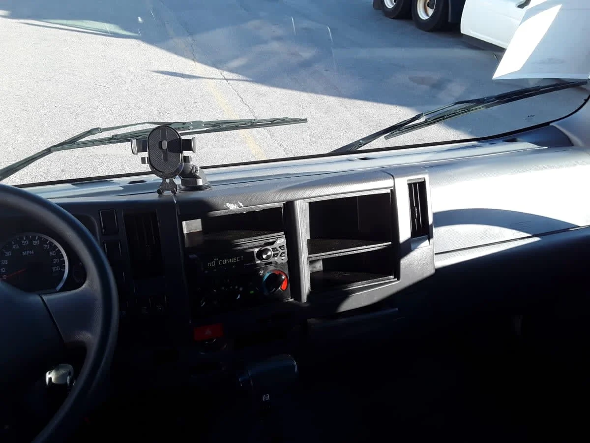 2020 Isuzu NRR - image 13