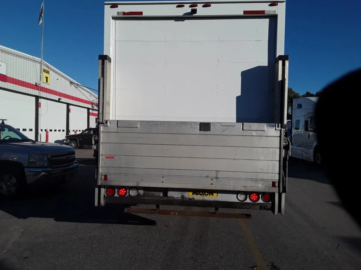 2020 Isuzu NRR - image 5