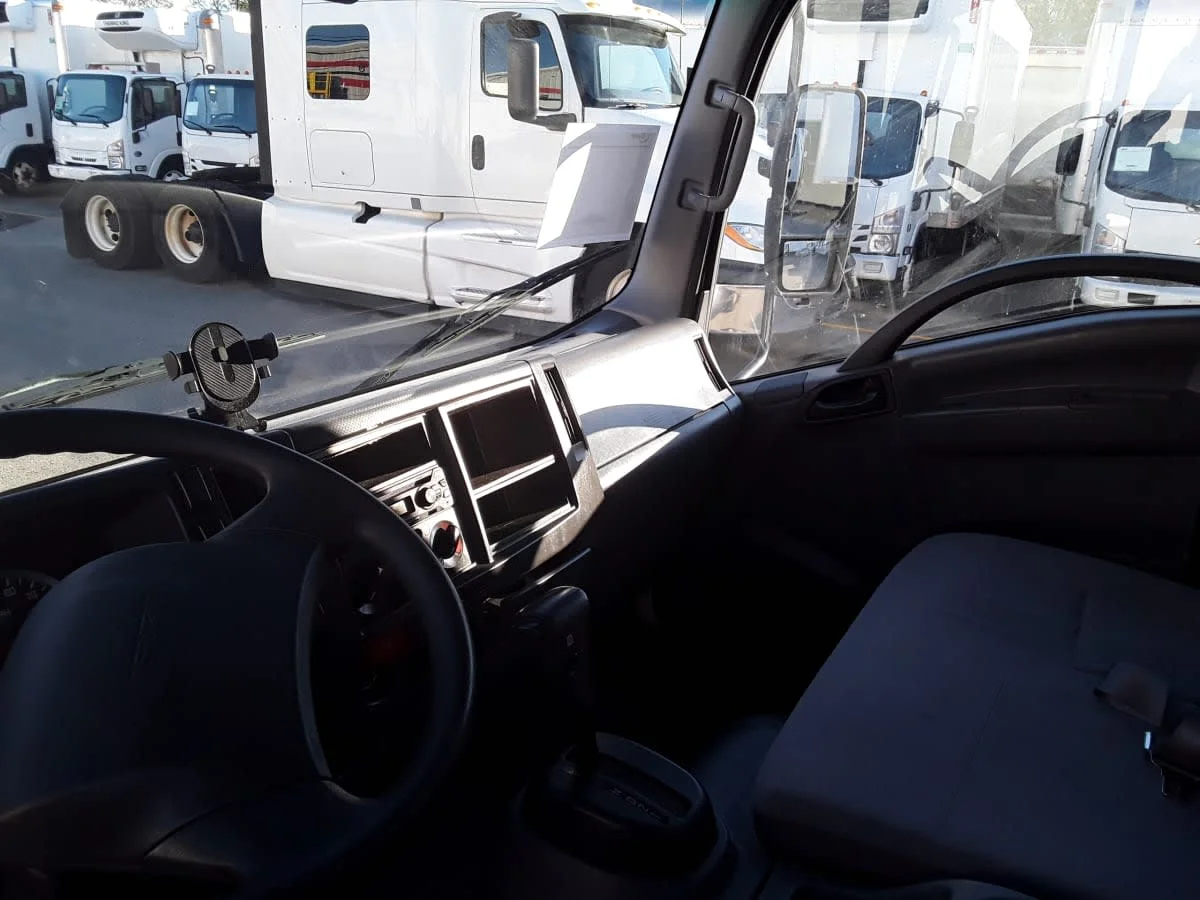 2020 Isuzu NRR - image 7