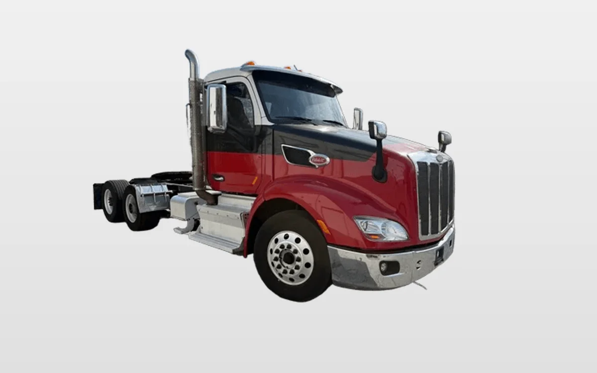 2017 Peterbilt 579 - image 1