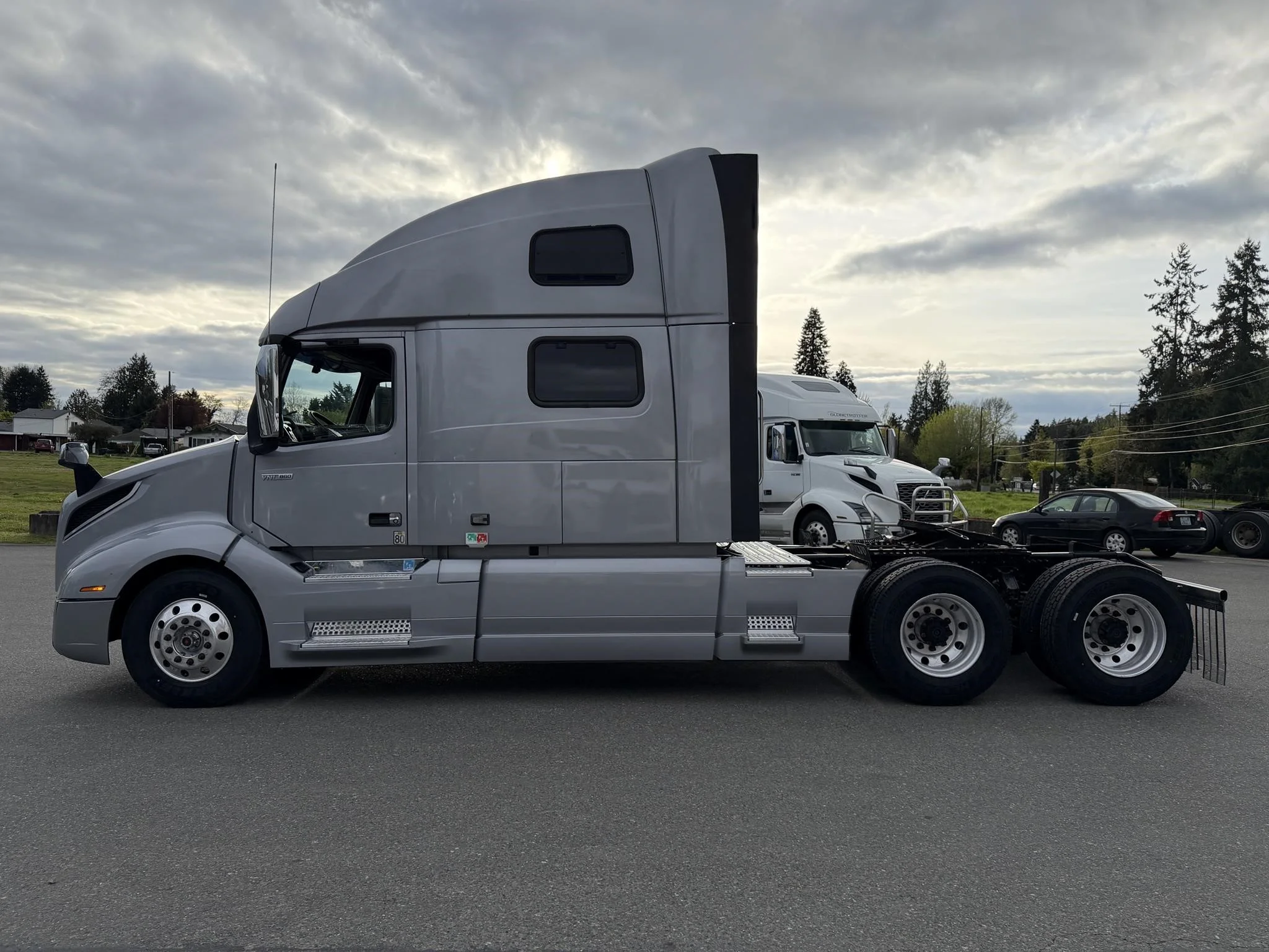 2023 Volvo VNL 860 - image 5