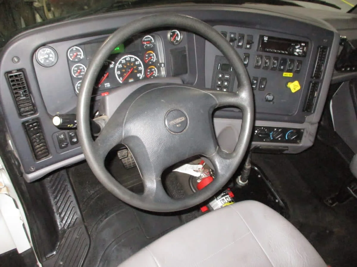 2020 Freightliner 114SD - image 7