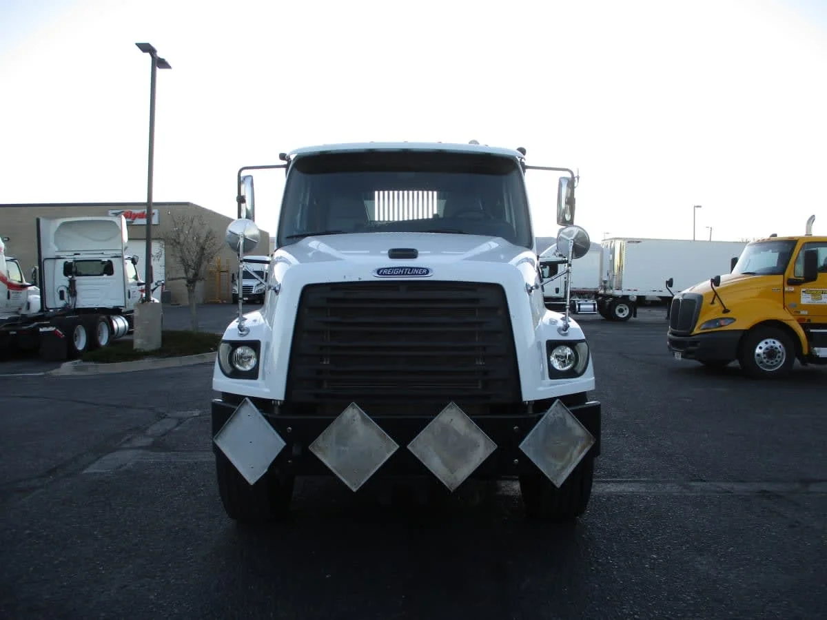 2020 Freightliner 114SD - image 2