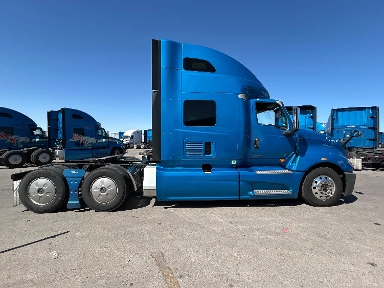 2021 International LT in El Paso, TX — photo 8