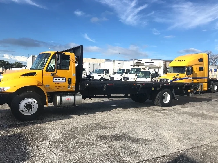 2019 International 4300 - image 4