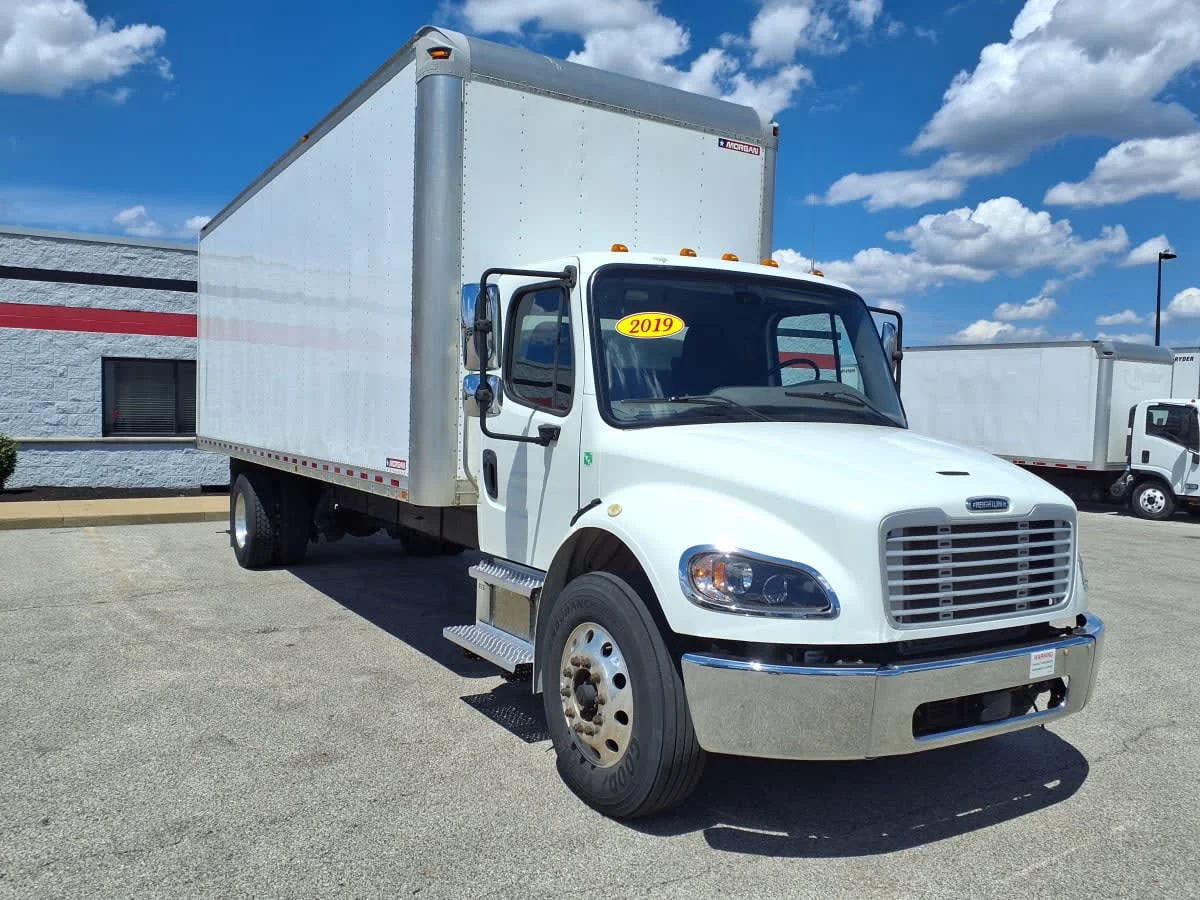 2019 Freightliner M2 106 in Cleveland, OH — photo 3